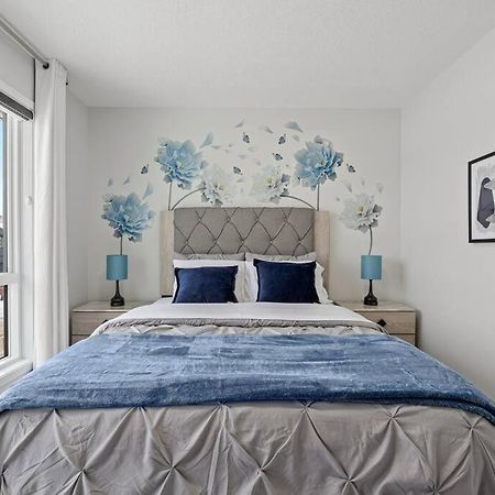 Luxury-4Bed With Ac-86"Tv-Brandnew In Cranston, Calgary Villa Exterior photo